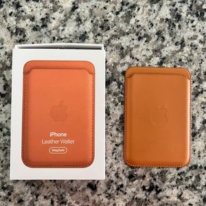 Apple iPhone Leather Wallet with MagSafe - Golden Brown